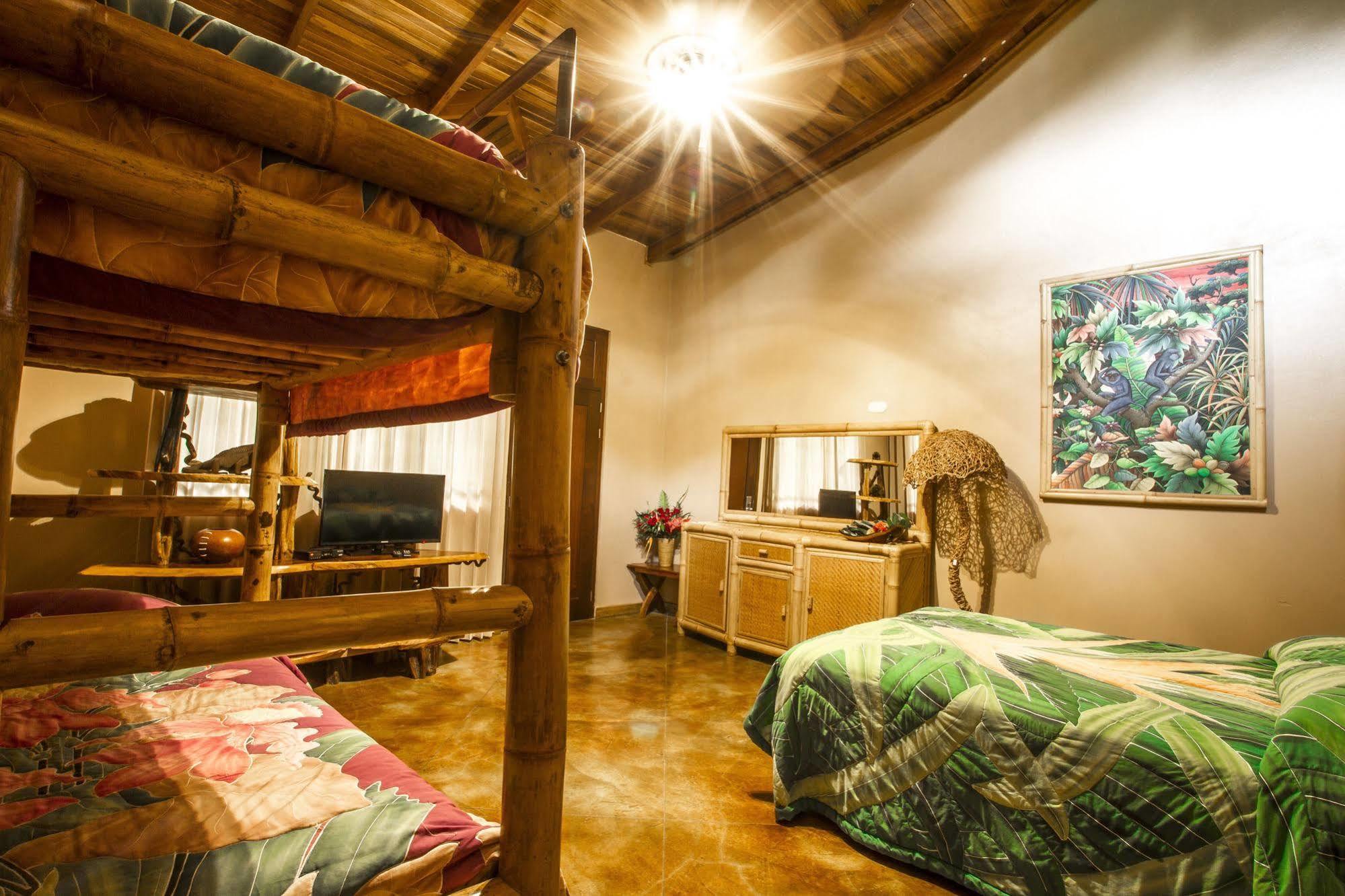 Lost Iguana Resort And Spa La Fortuna Екстер'єр фото