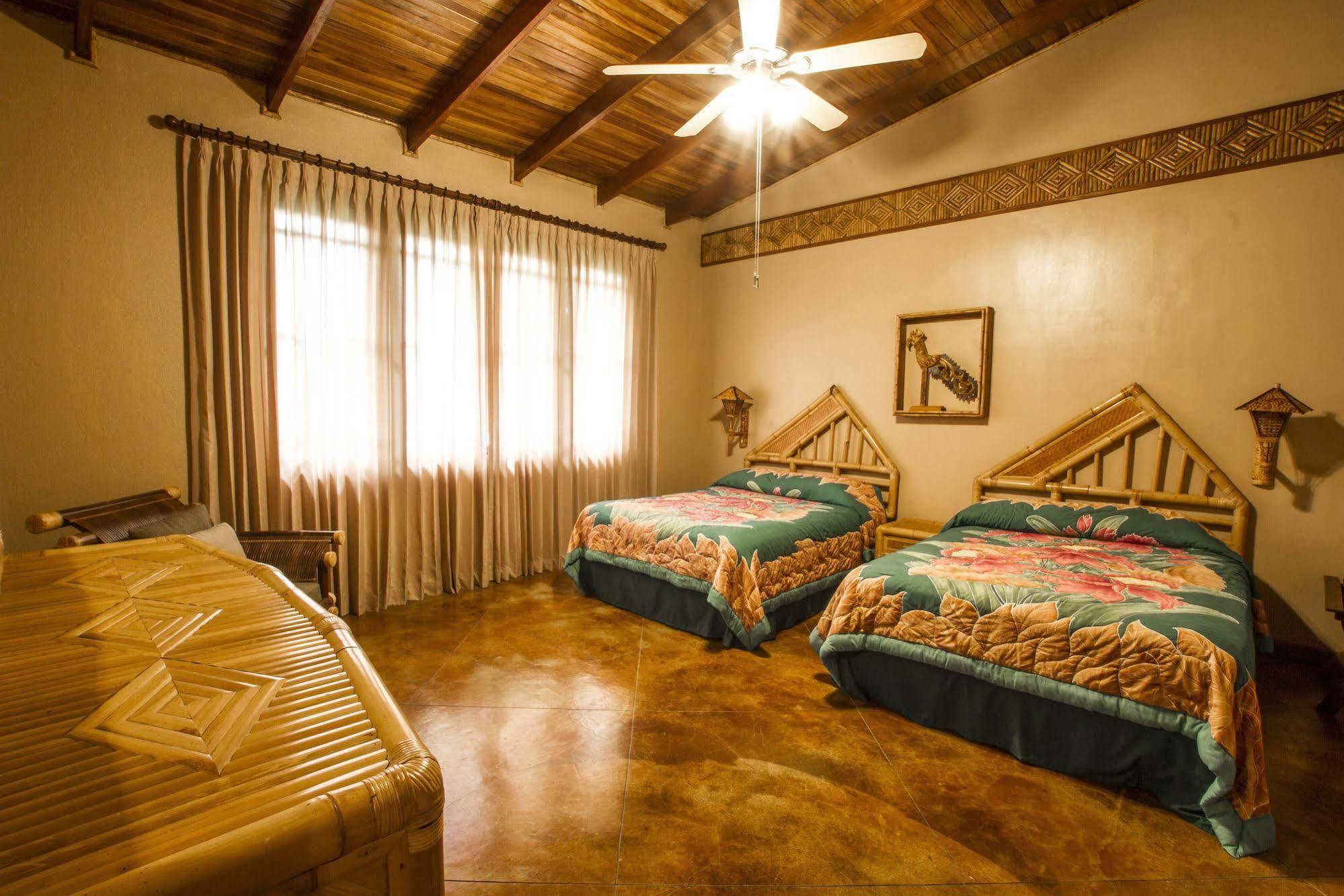 Lost Iguana Resort And Spa La Fortuna Екстер'єр фото